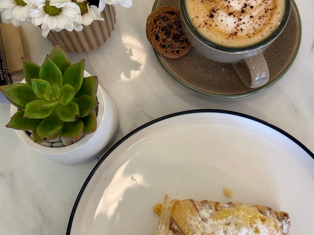 Tata All-day Brunch And Coffee