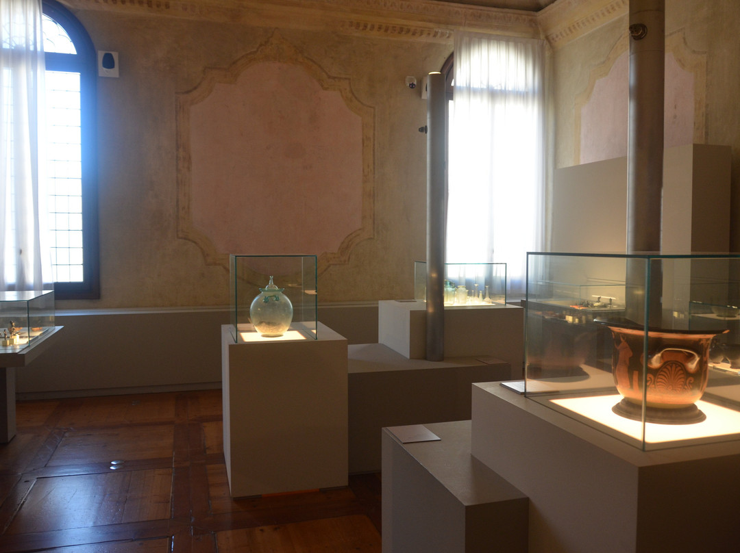 Palazzo Roverella-罗维戈必去景点