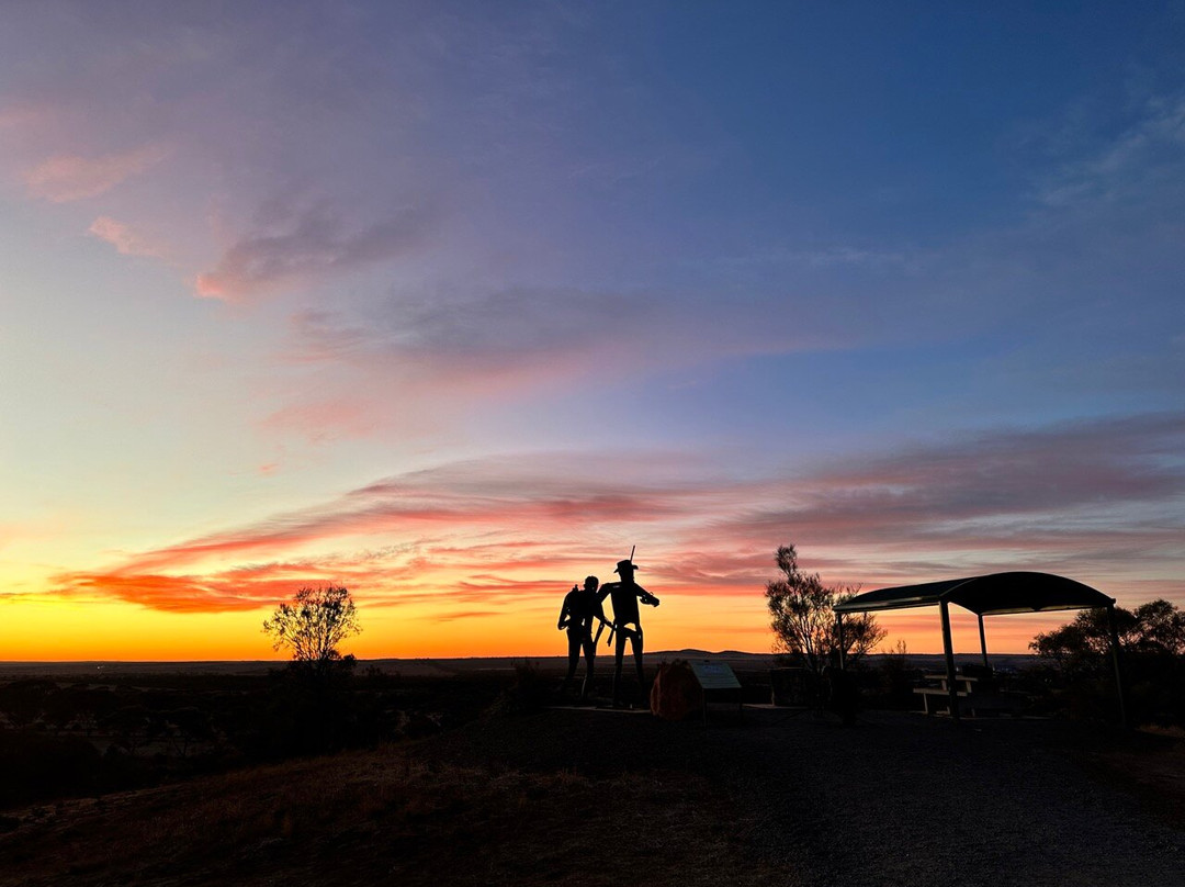 Edward John Eyre Sculptures-Kimba必去景点