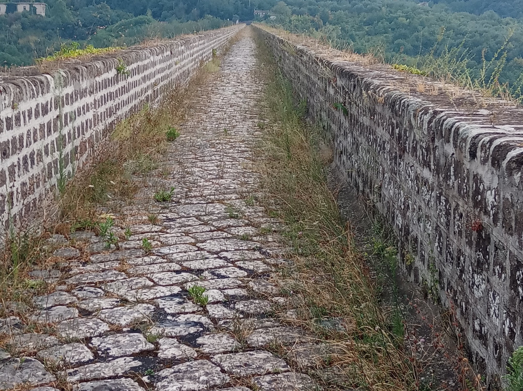 Acquedotto Carolino-Valle di Maddaloni必去景点