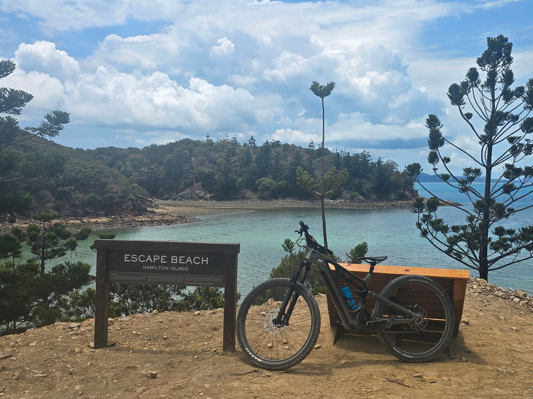 HI Trails HQ-汉密尔顿岛必去景点