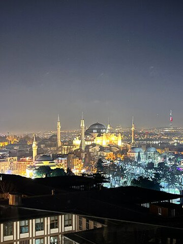 阿卡迪亚蓝色酒店主图