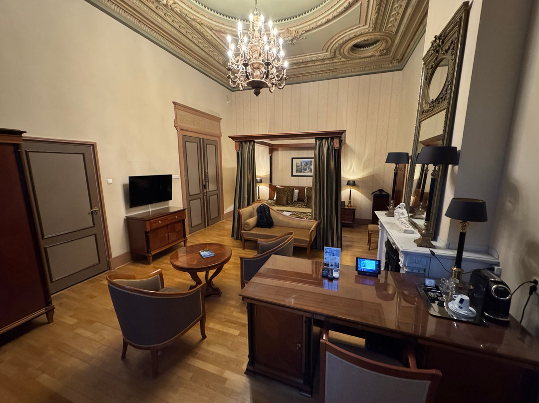 Grand Hotel De Draak主图