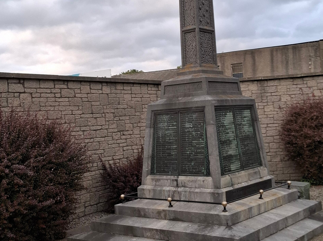 War Memorial-布瑞必去景点