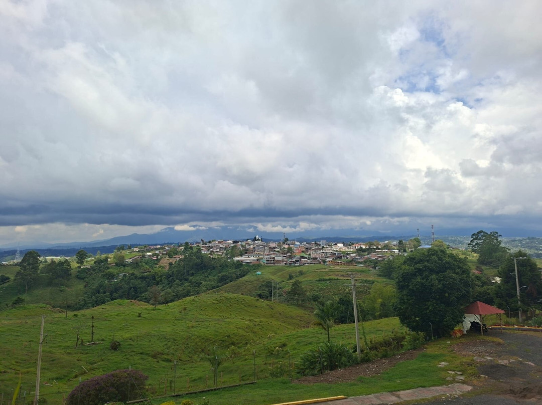 Mirador Colina Iluminada-Filandia必去景点