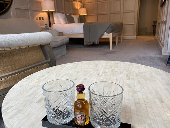 苏格兰人酒店主图