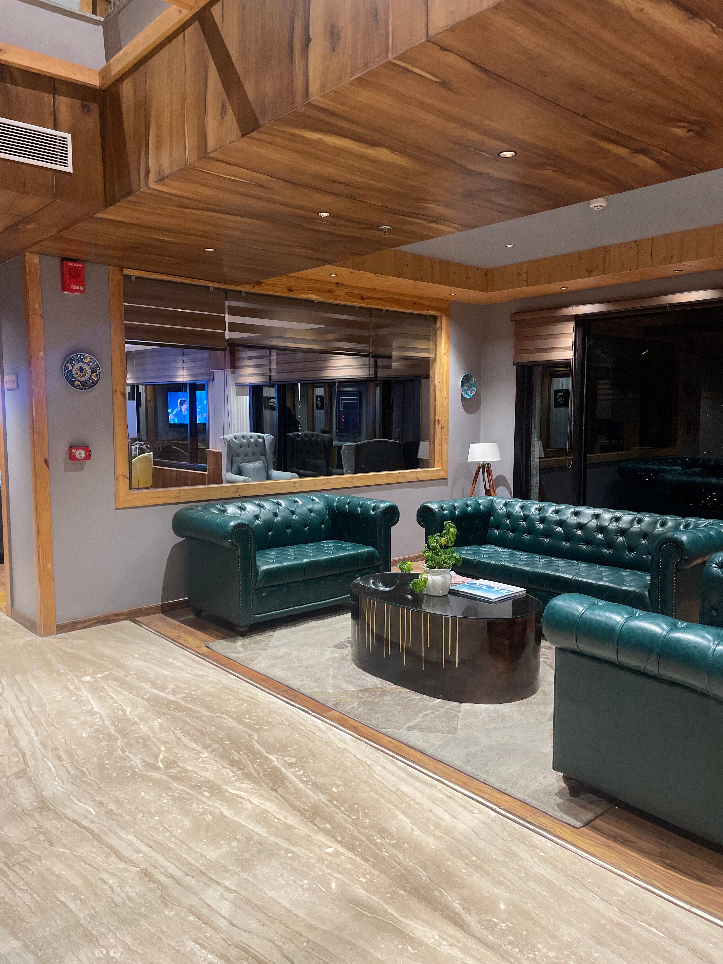 jüSTa Cliffend Resort & Spa, Mashobra-官方