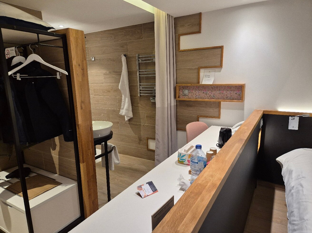 科里亚阿维尼翁库缇娜TGV车站酒店主图