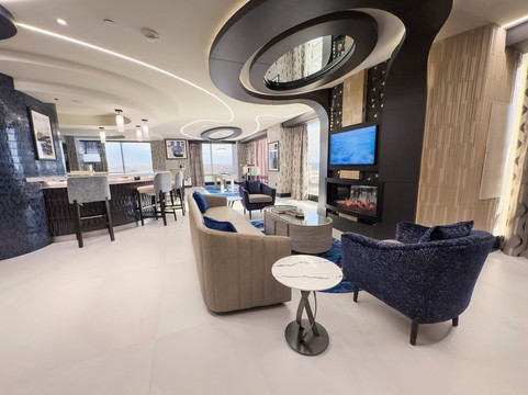 消防员娱乐场酒店主图