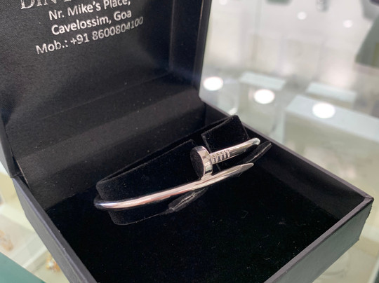 Din Brothers Jewellers and Gold Smiths-卡维洛辛必去景点