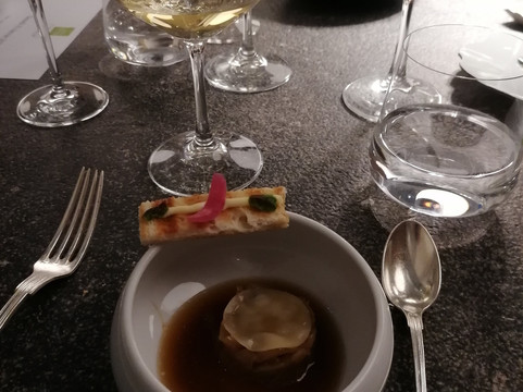 蒙塔榭酒店主图