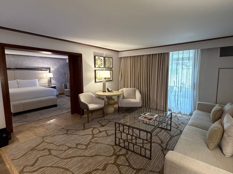 兰乔米拉丽思卡尔顿酒店主图