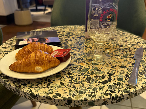 No1 Lounge at Luton Airport-卢顿必去景点