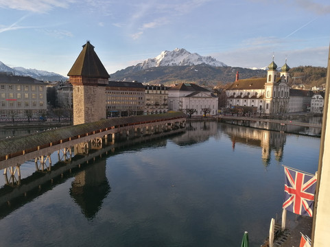 欧派斯酒店主图