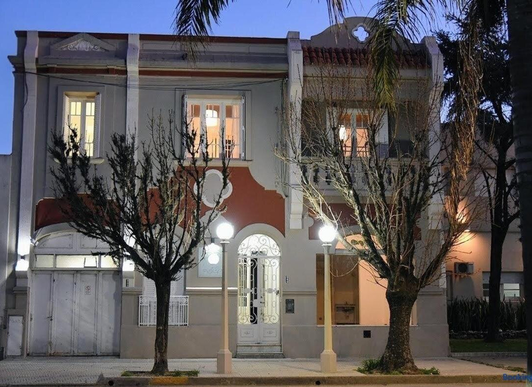 Altos Yrigoyen Hotel