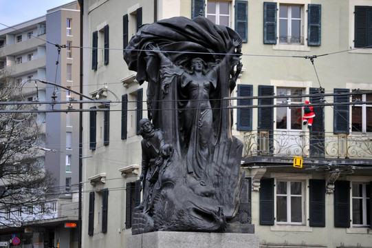 Monument de la République-拉绍德封必去景点