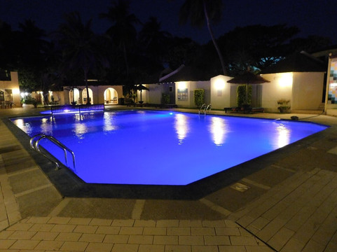 热带花园酒店主图