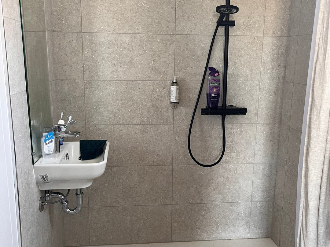 多麦娜杜瓦勒酒店主图