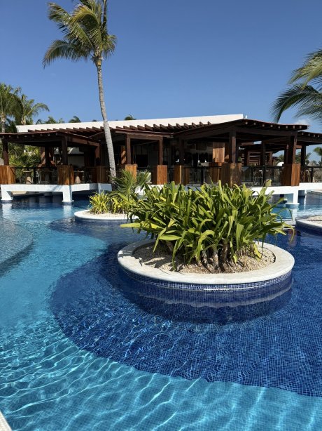 卓越女人海滩度假村-全包型-限大人-官方