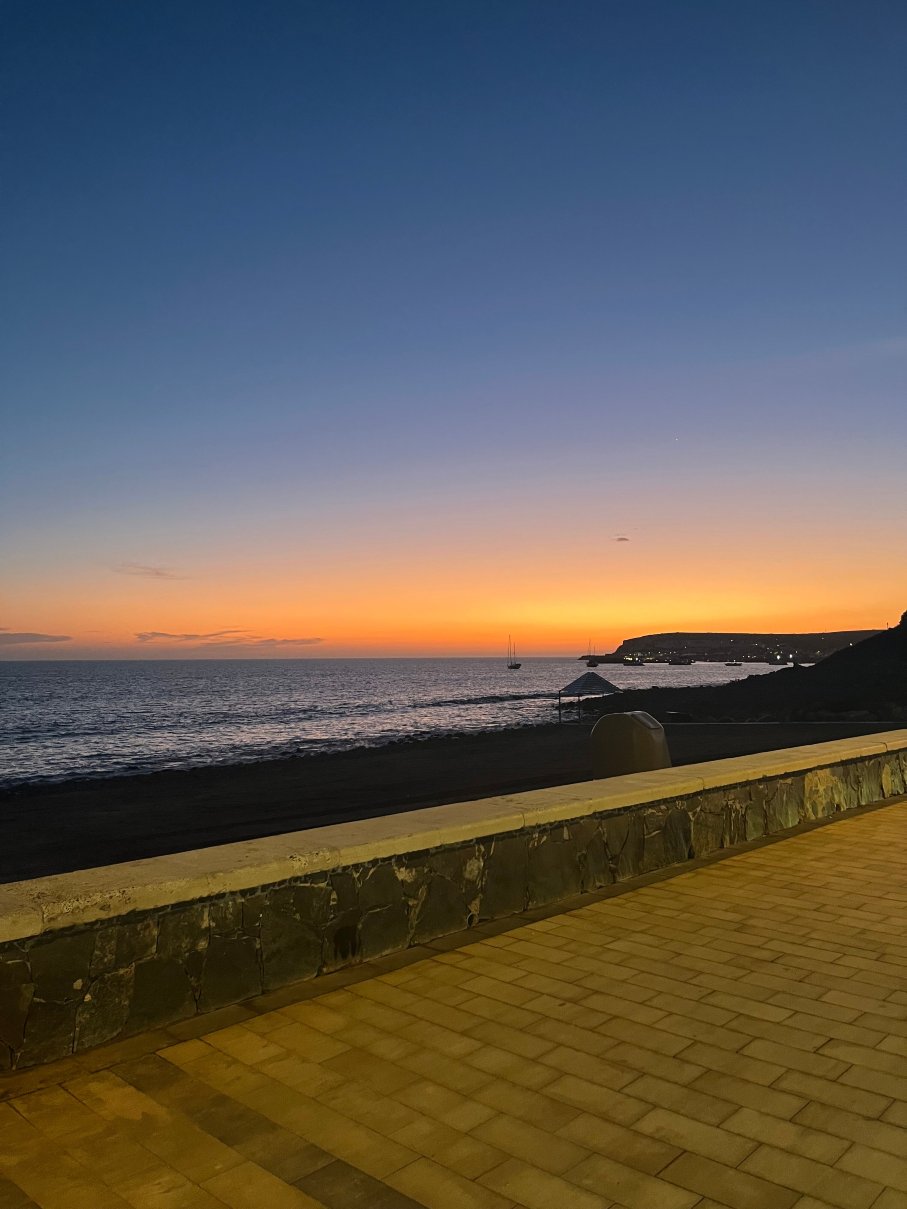 Caybeach美洛纳拉斯-官方