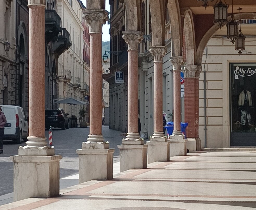 安蒂卡因特拉姆尼亚住宿加早餐旅馆主图