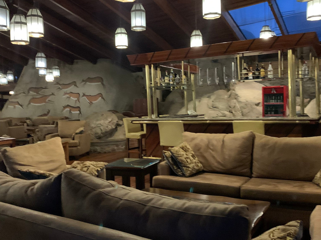 瑟洛尼拉野生旅馆主图