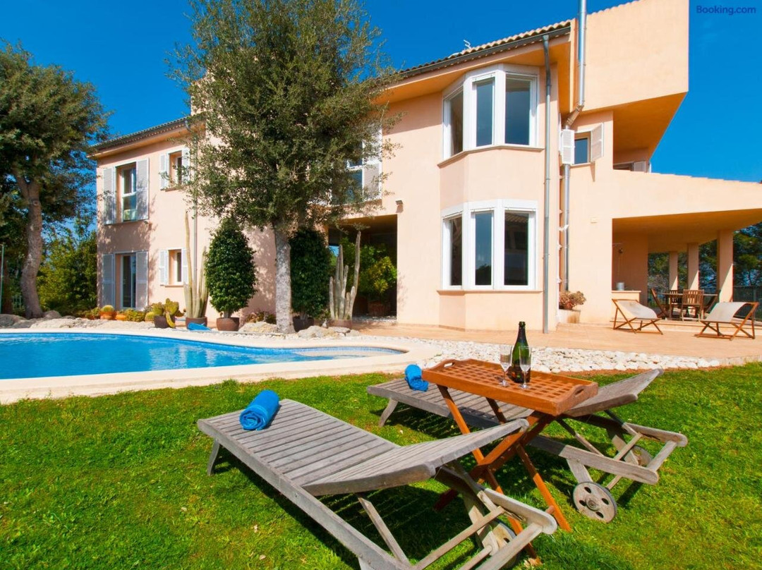 Villa S'hermita for 8 with pool, garden and spectacular views