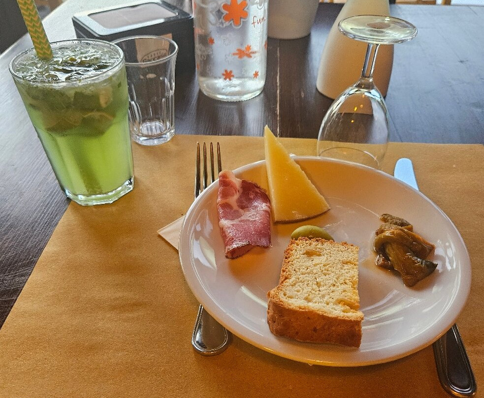 湖别墅酒店主图
