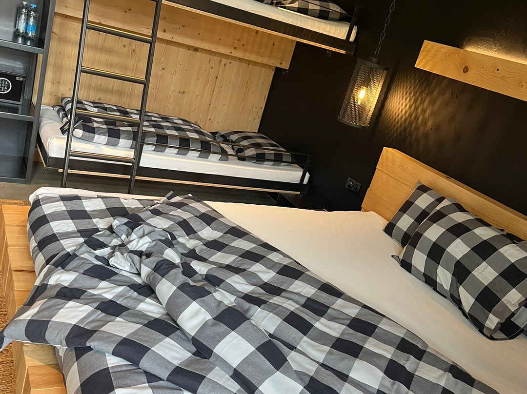 Bretterhotel主图