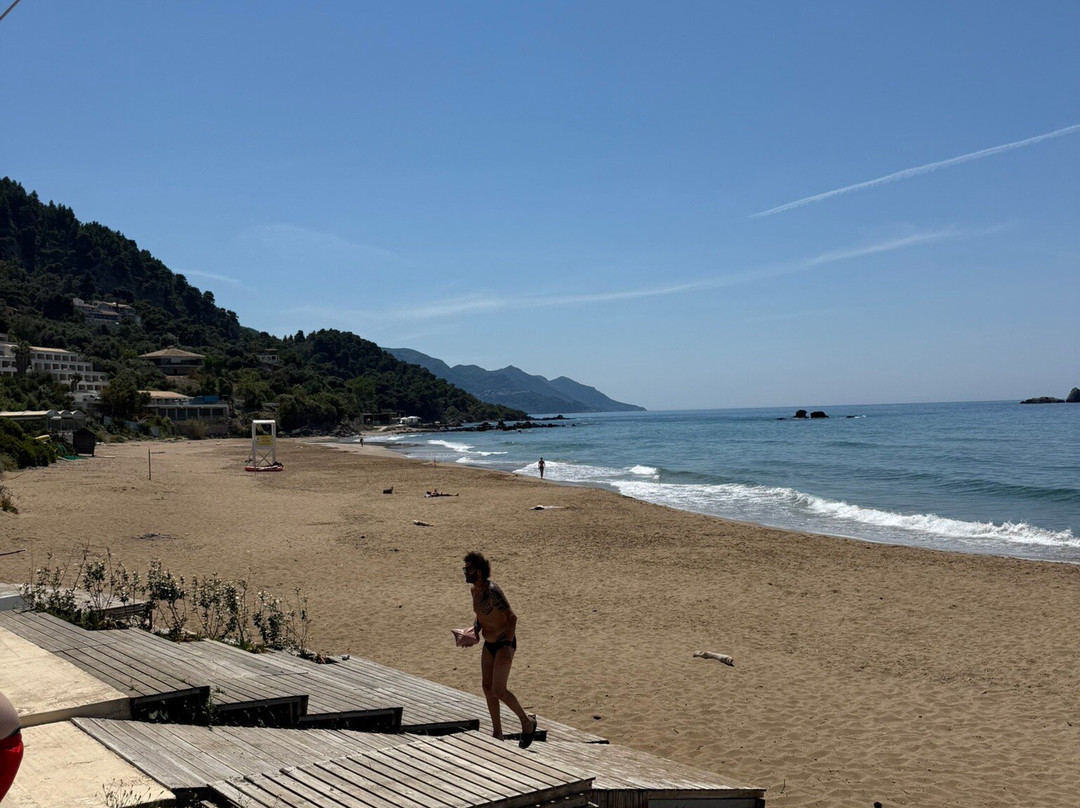 Beach Kontogialos-Pelekas必去景点