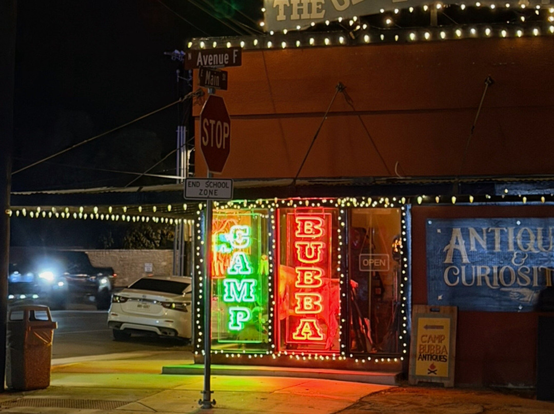 Camp Bubba Antiques-Johnson City必去景点