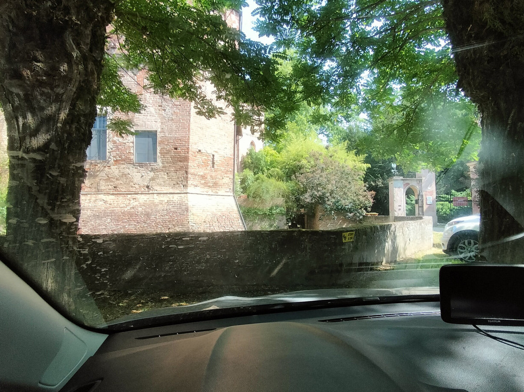 Castello Sannazzaro Di Giarole-Giarole必去景点