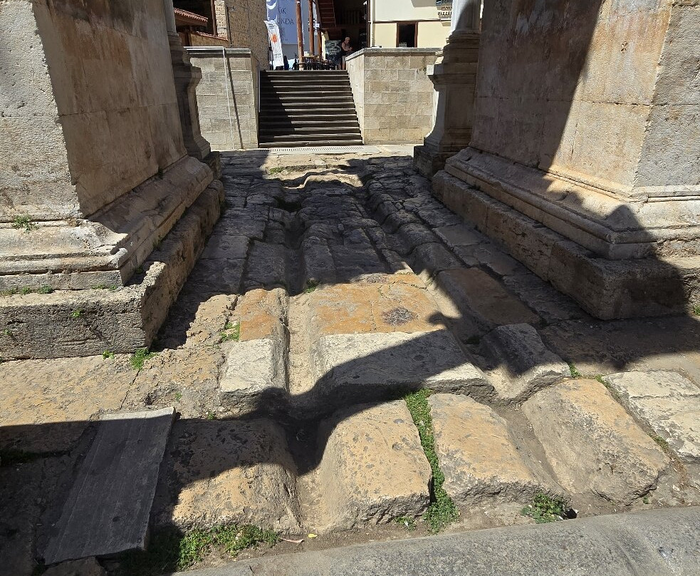 Hadrian's Gate-安塔利亚必去景点