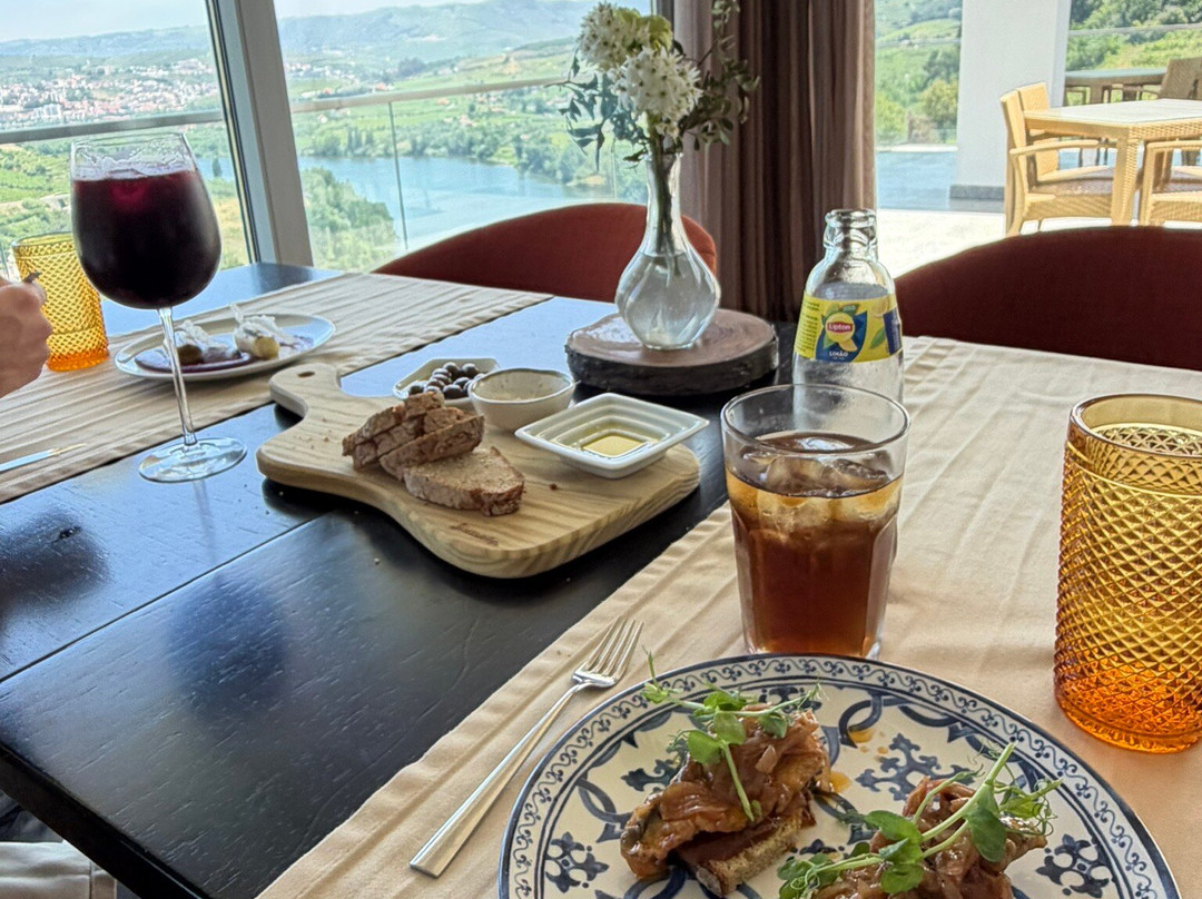 德尔芬杜罗酒店主图
