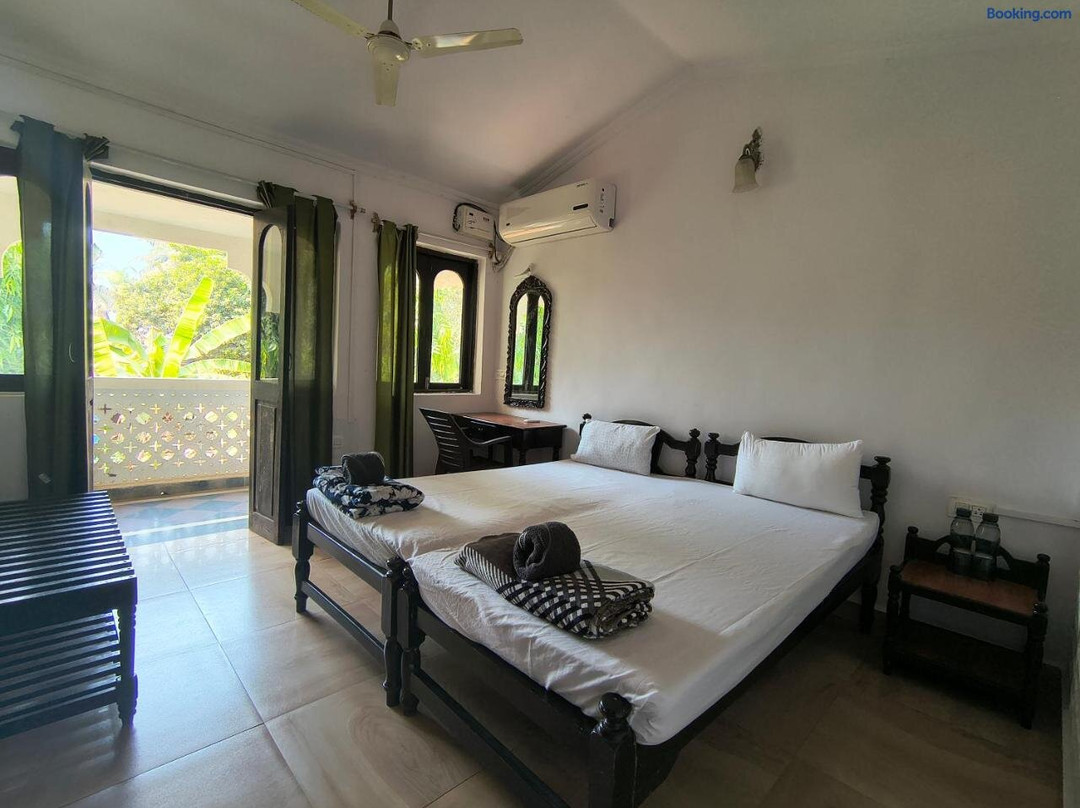 La Petite Boutique Hotel Bogmalo - Near Beach and Airport