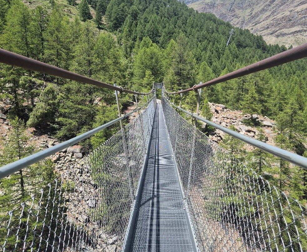 Furi Suspension Bridge-策马特必去景点