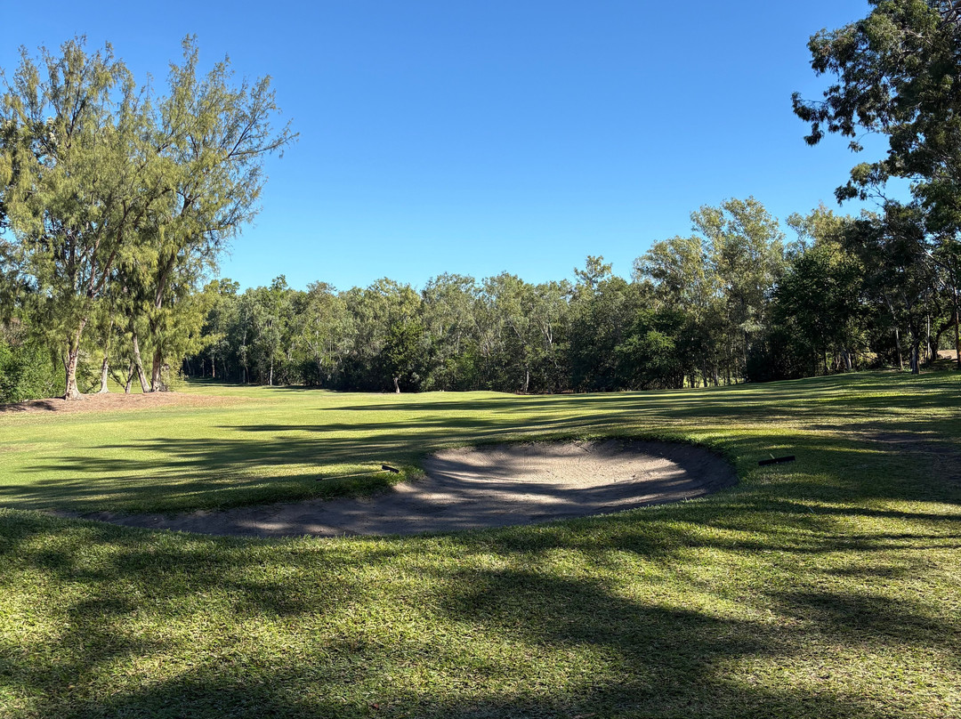 Golf de Bourbon-L'Etang-Sale必去景点