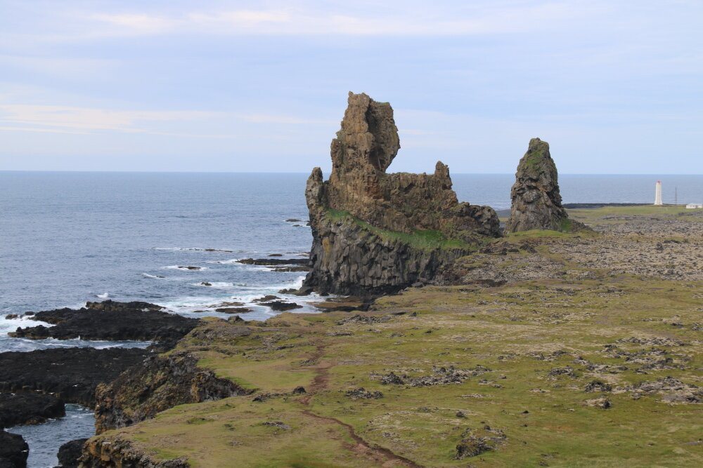 Londrangar Basalt Cliffs-Hellnar必去景点
