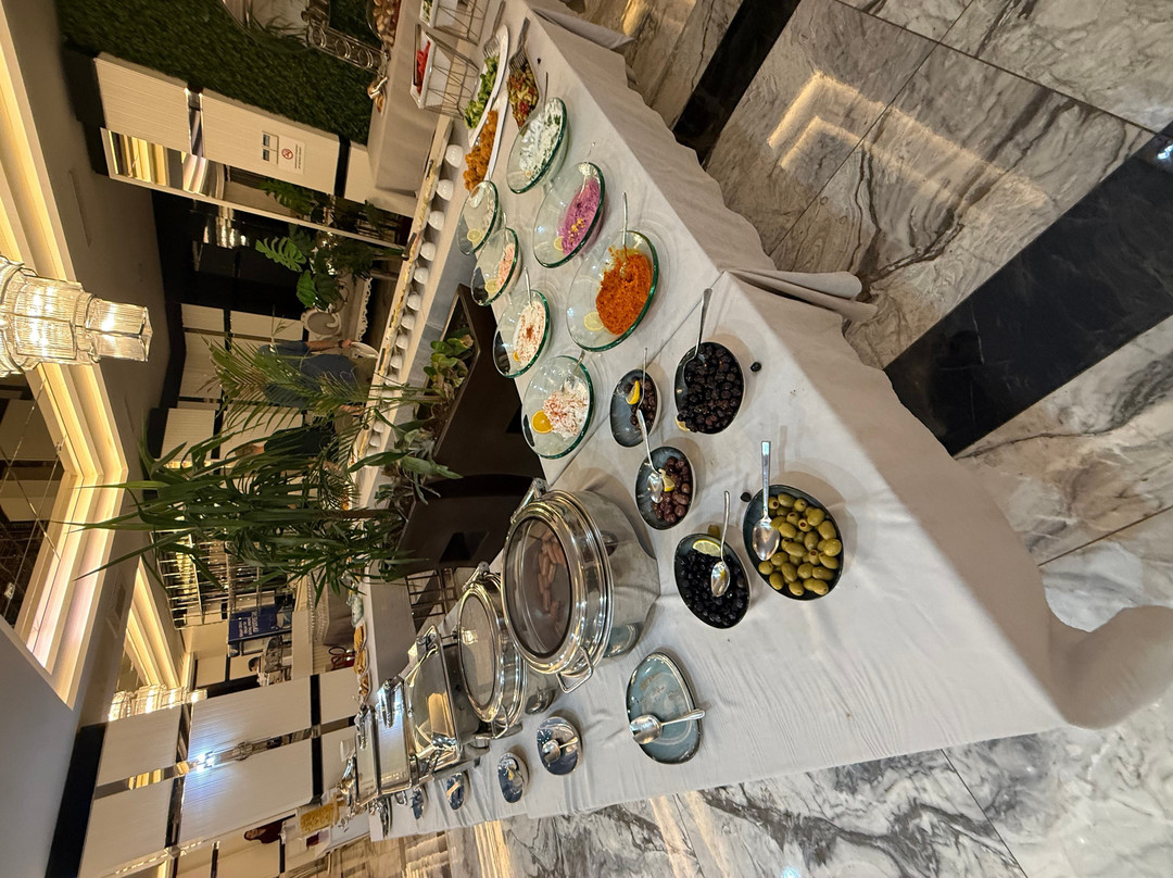 布希SPA度假酒店主图