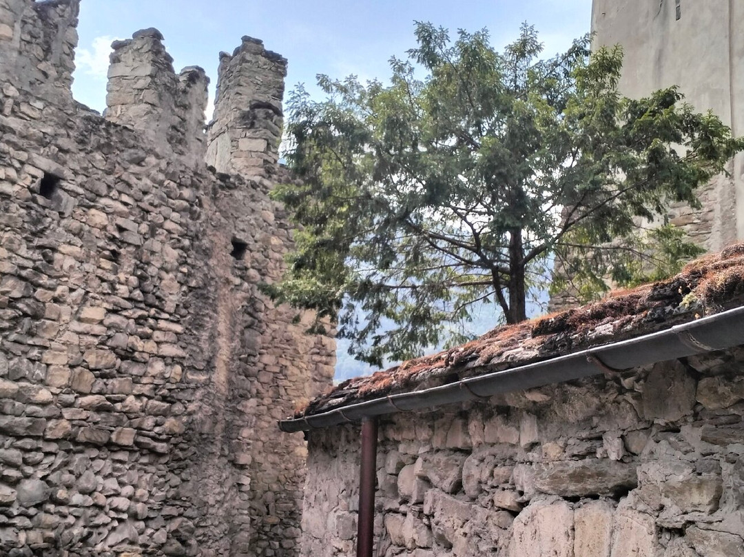 Castello Sarriod de La Tour-萨伊恩特-皮耶雷必去景点