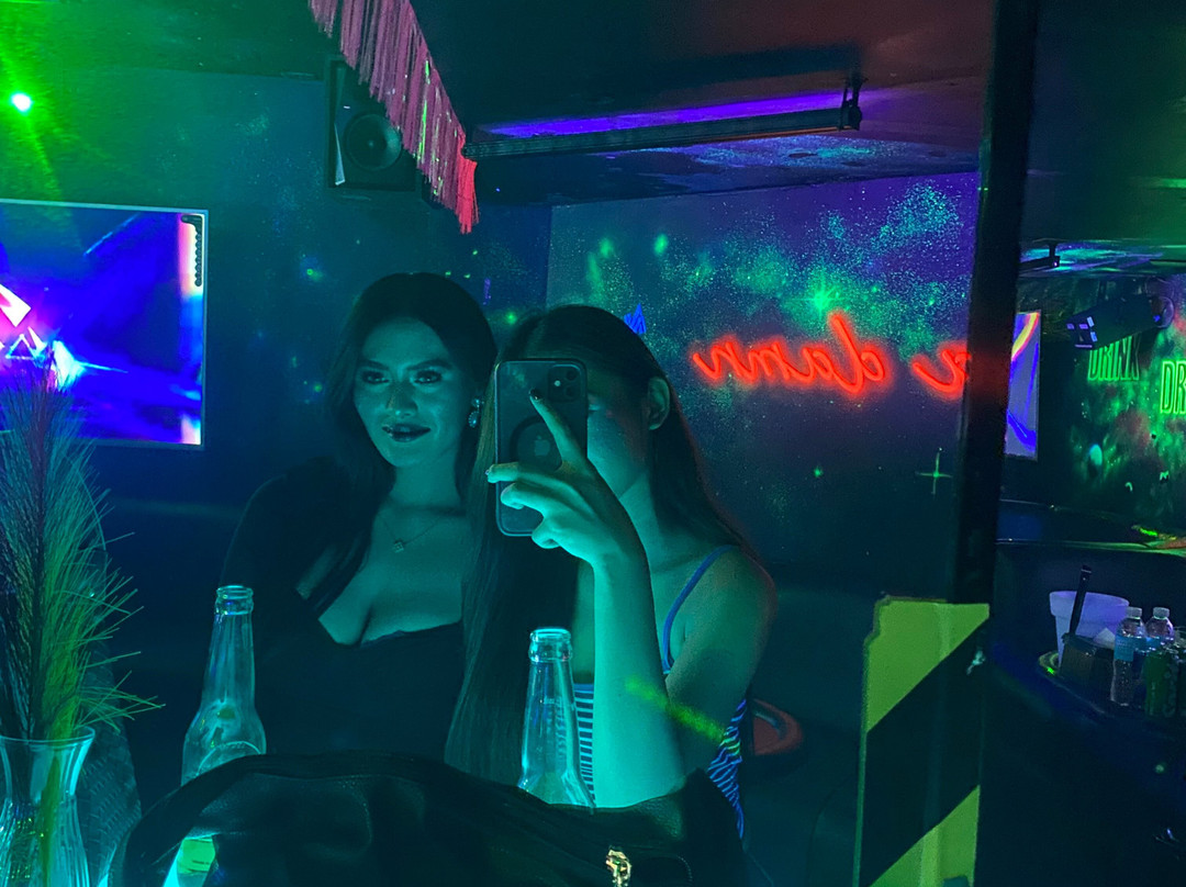 Neon Nights Bar Club-马卡蒂必去景点