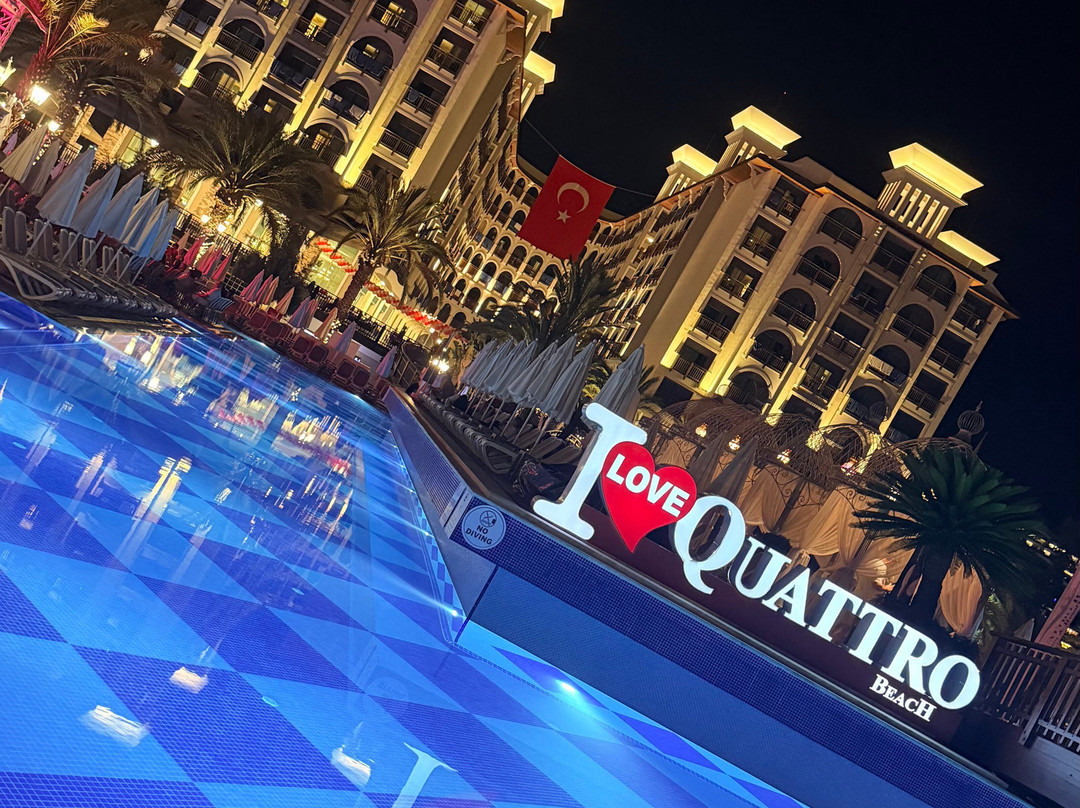 Quattro Beach Spa & Resort Hotel主图