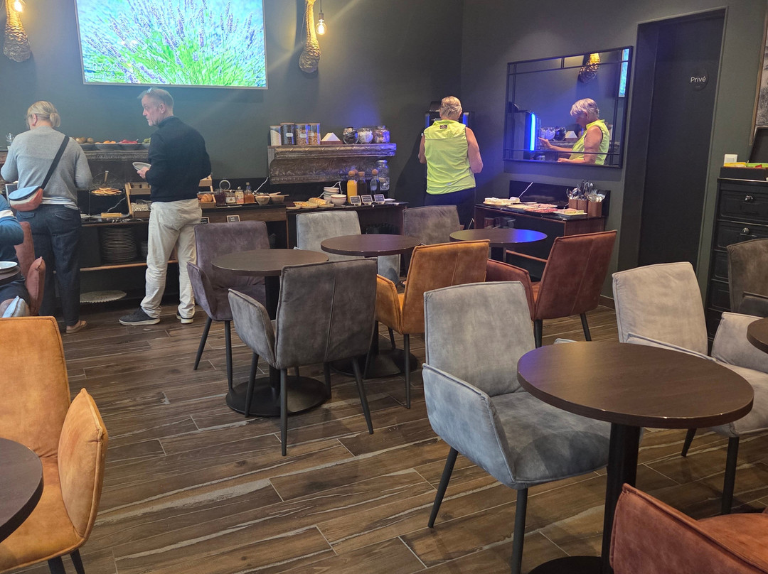 保罗特酒店主图