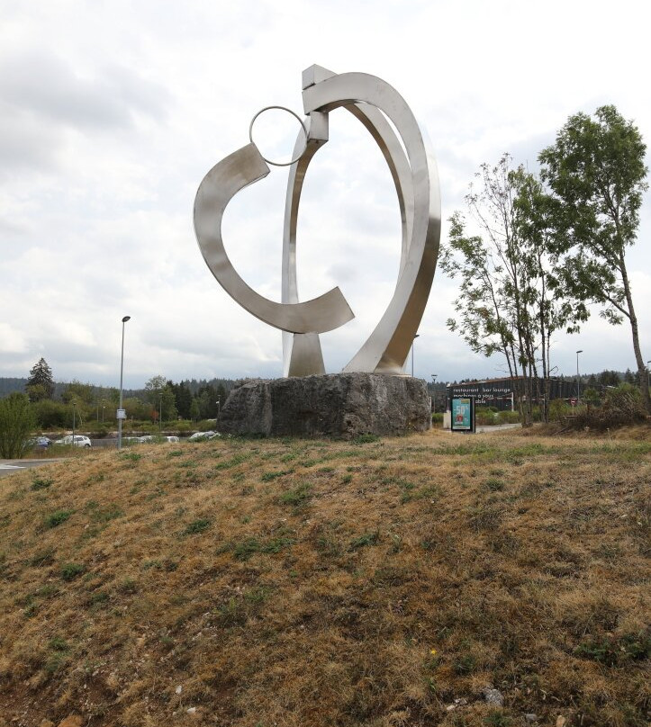 Sculpture le « Quatuor courbe »-Saint-Laurent-en-Grandvaux必去景点