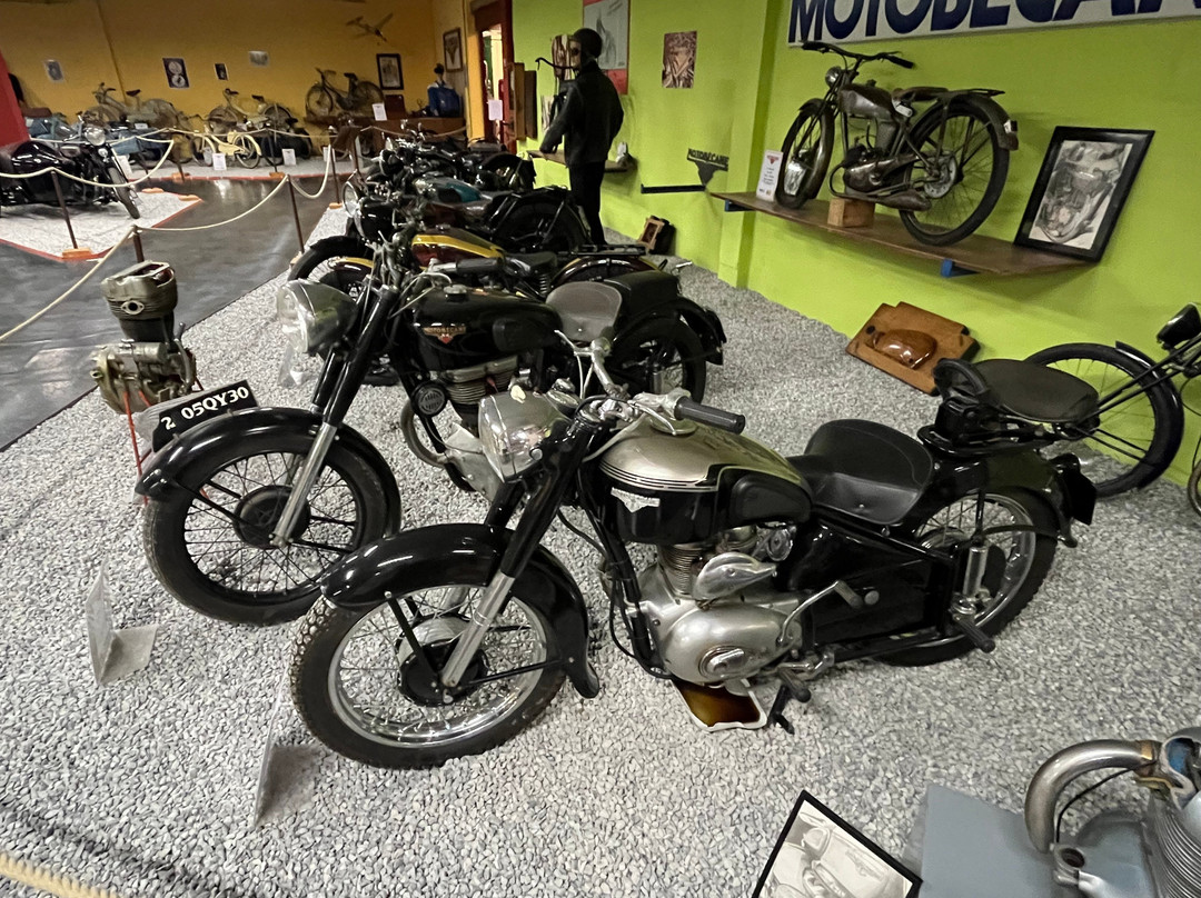 Village des Metiers D'antan & Musee Motobecane-Saint-Quentin City必去景点