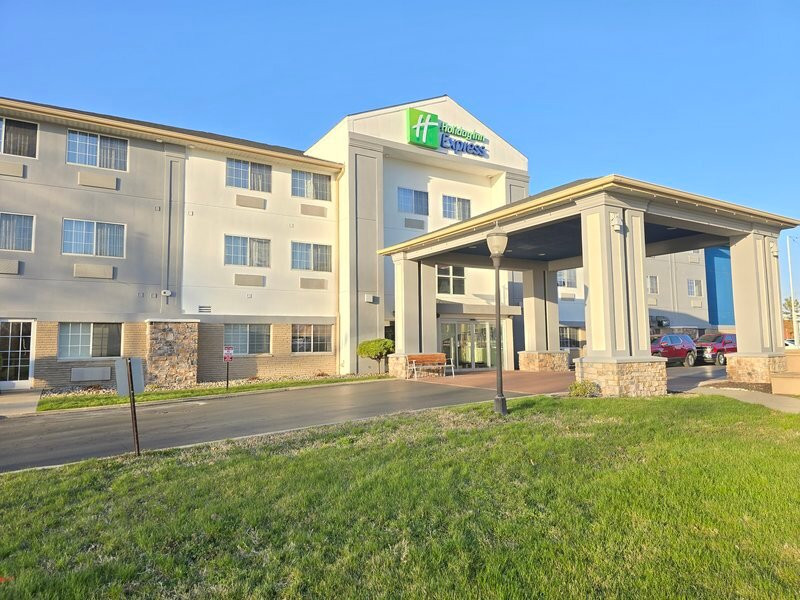 Holiday Inn Express & Suites ST。王永平主图