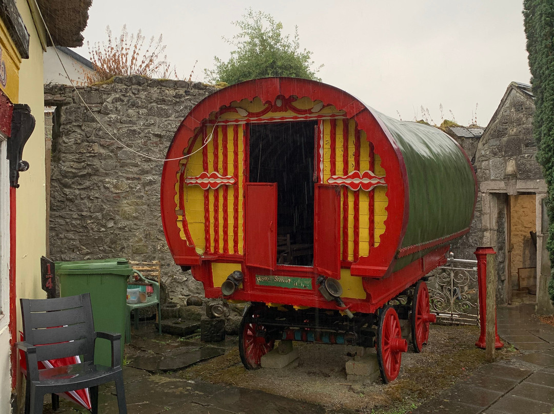 Cashel Folk Village-卡舍尔必去景点