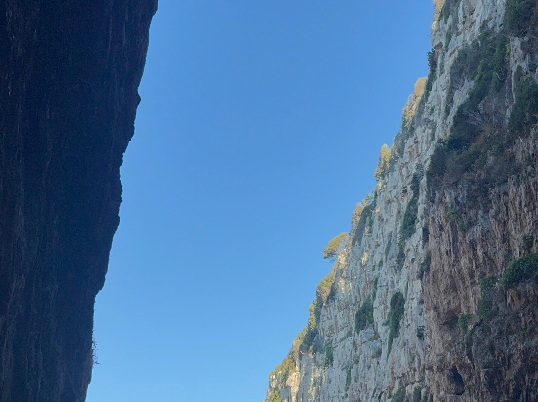 Sea Tours Elis-Radhime必去景点