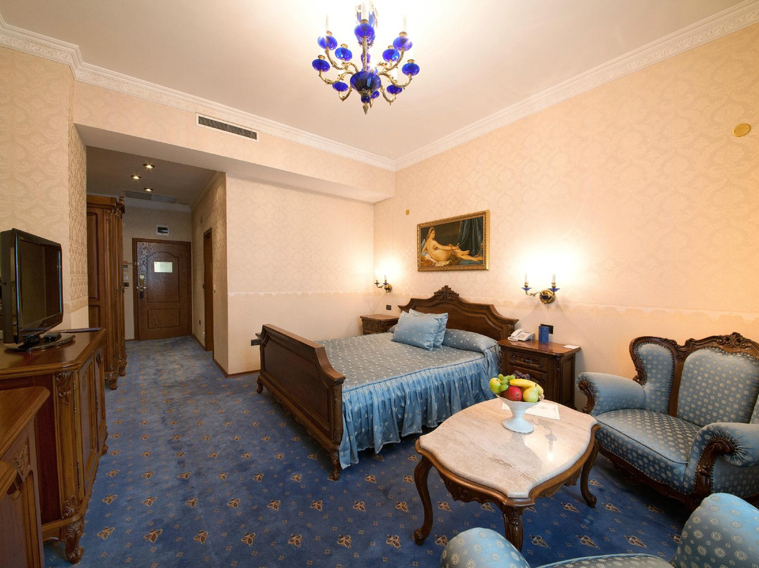瓦尔纳酒店住宿-Grand Hotel London