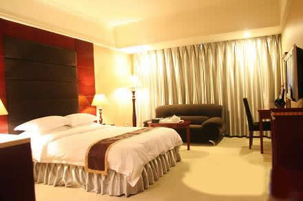 世茂名庭大酒店